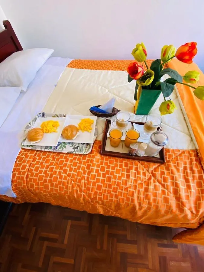 Hotel Margarita Inn Alameda Quito 2*,