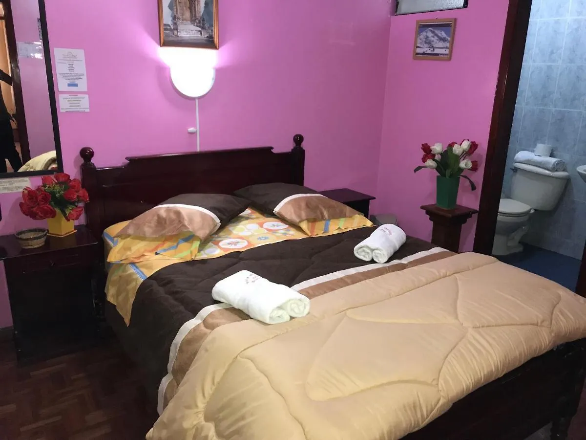 **  Hotel Margarita Inn Alameda Quito Ecuador
