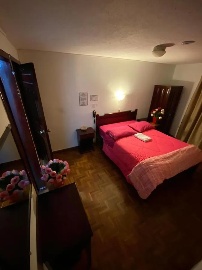 Hotel Margarita Inn Alameda Quito 2*,